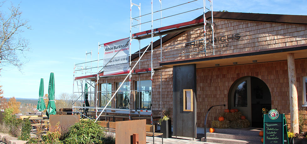 Restaurant am Kienberg während der Fassaden- und Dacharbeiten